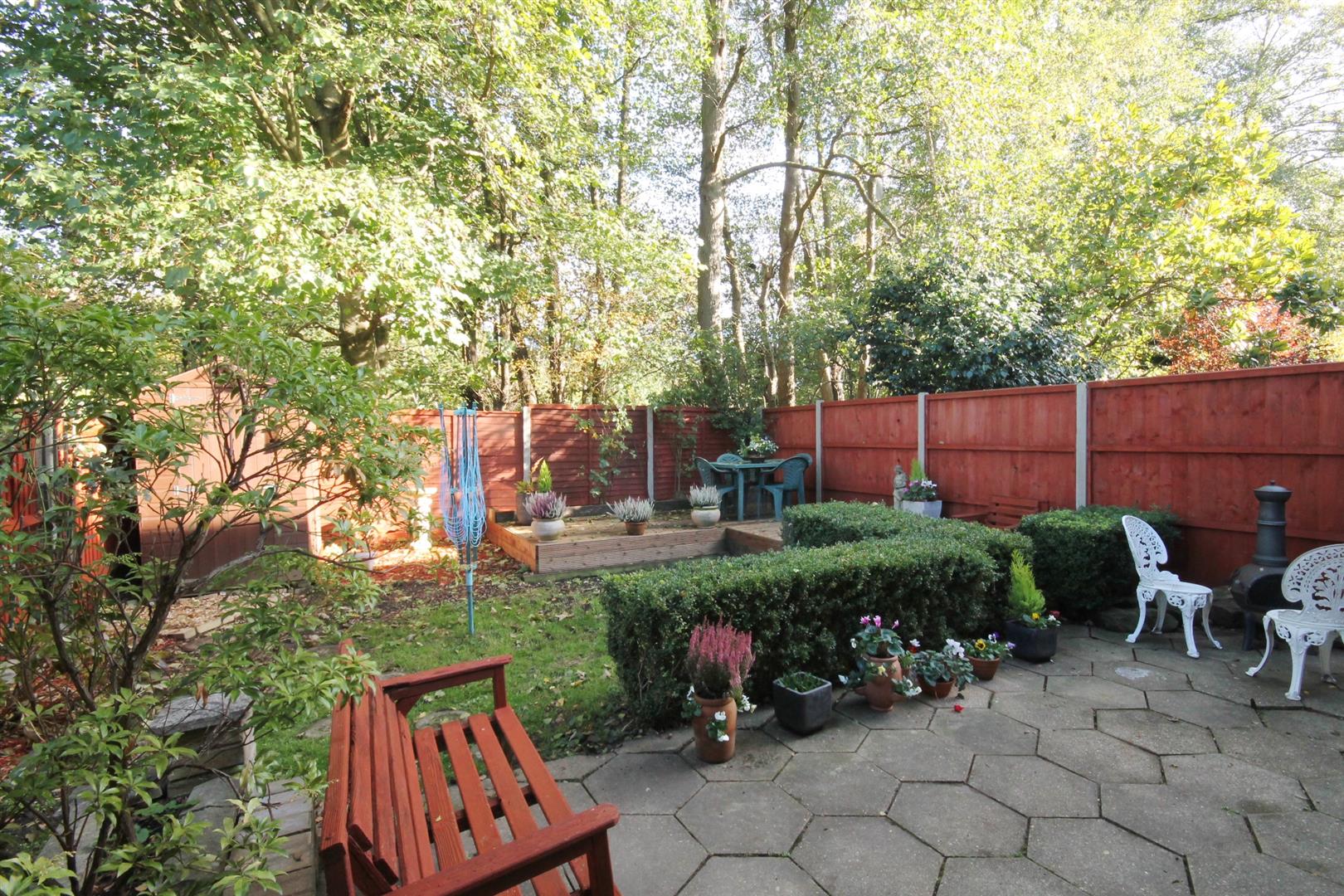 FULLY ENCLOSED GARDEN